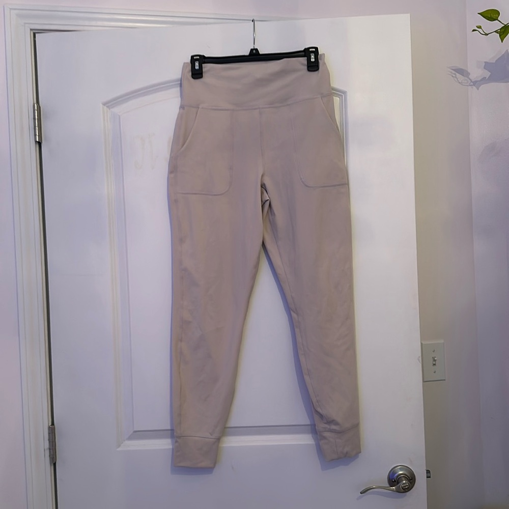 Excellent condition Calvin Klein Performance Beige Leggings